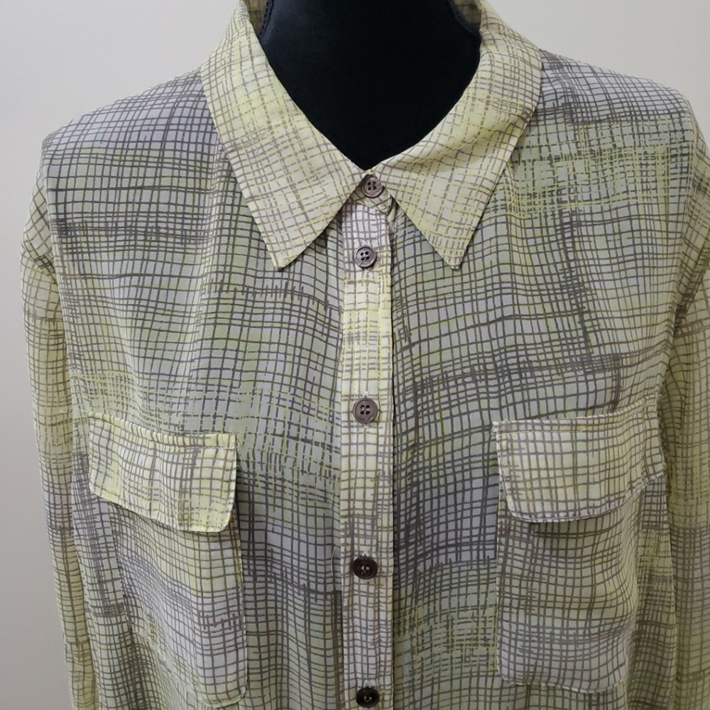 This NWT Two by Vince Camuto Women's XL Lemon Zest Sheer High Low Top